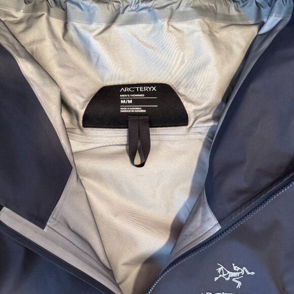 Arcteryx Men's size M Beta Jacket - Picture 2 of 10